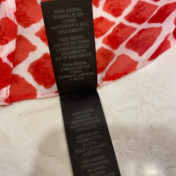 COACH infinity scarf, light-weight and practical, red&white, 20x32 inches - Picture 3 of 8